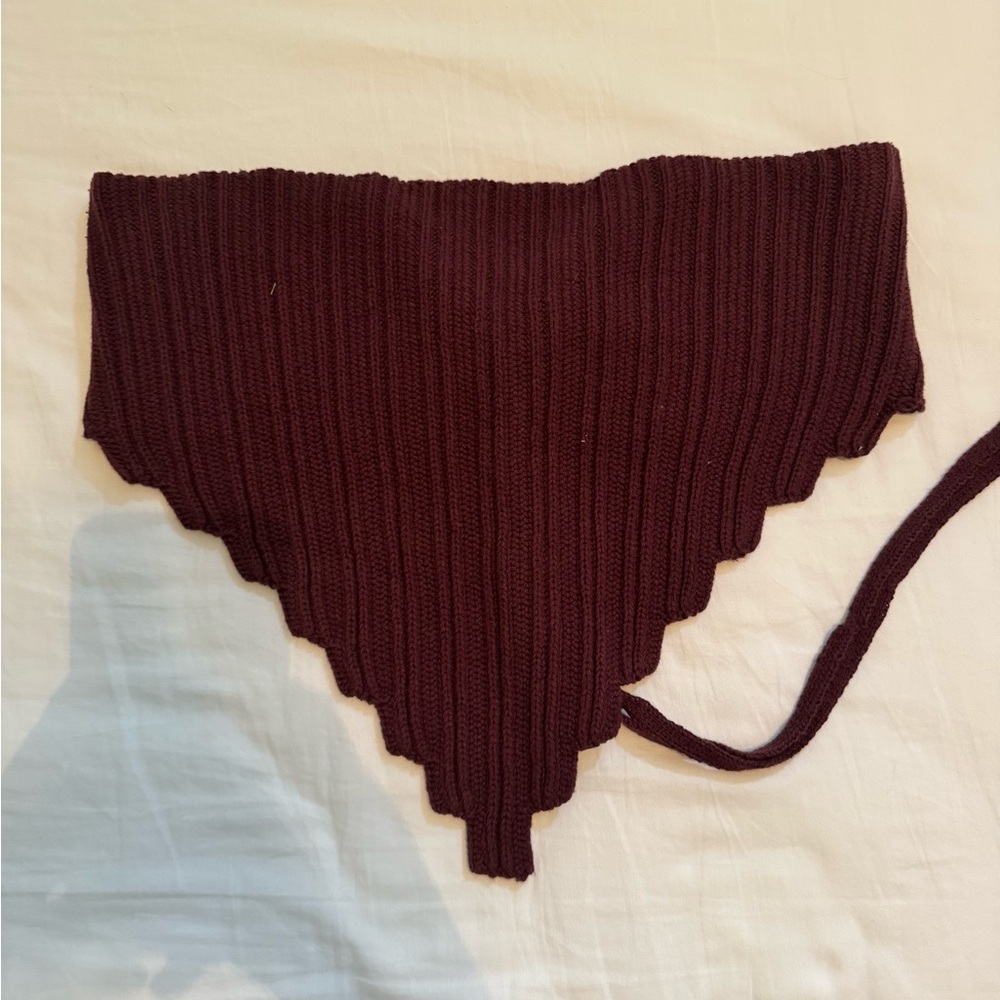 Women’s burgundy tie back strapless knit top scalloped edge